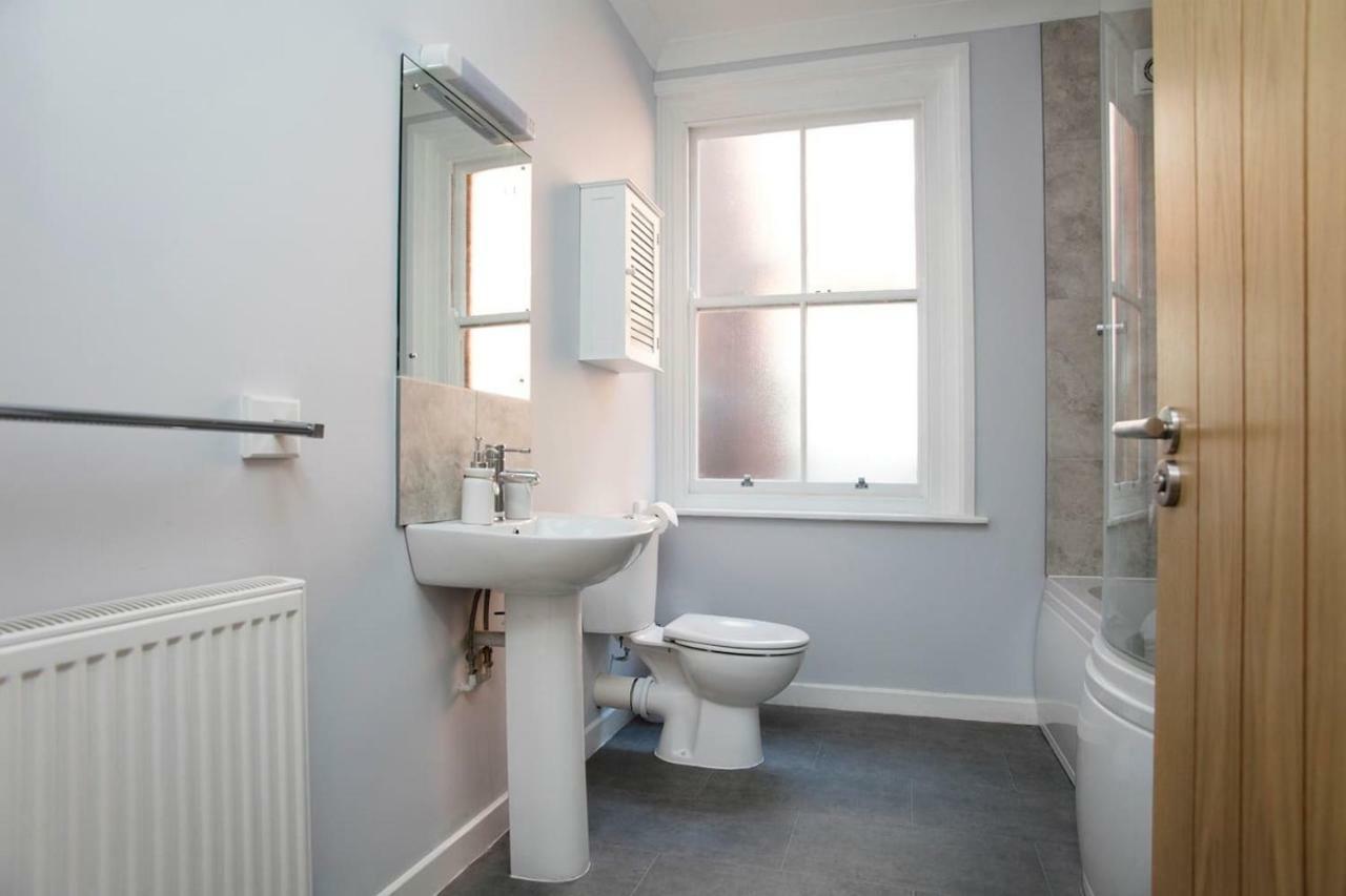 Reggies Hideaway Apartment Кромър Екстериор снимка